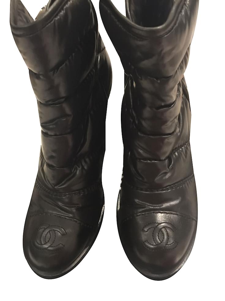 Chanel Ankle Boots Black Leather Ref.28906 - Joli Closet