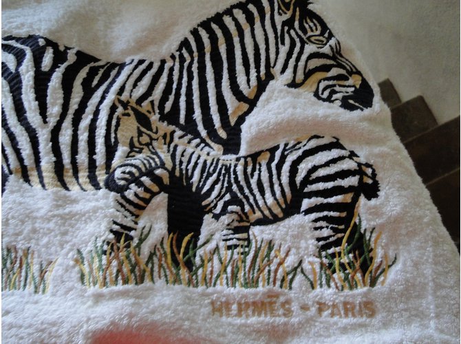 HERMÈS PARIS - Serviette de plage à décor de poissons - Mode et