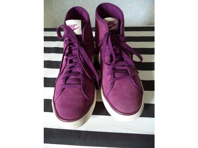 Chaussures Yves Saint Laurent (YSL) En Daim Violet - Taille EU 37.5 / UK 4.5 - Occasion