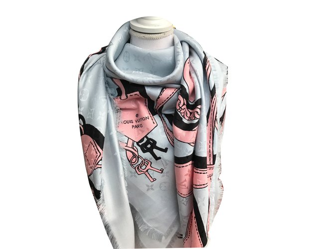Louis Vuitton Scarves Multiple colors Silk Wool ref.47399 Joli Closet