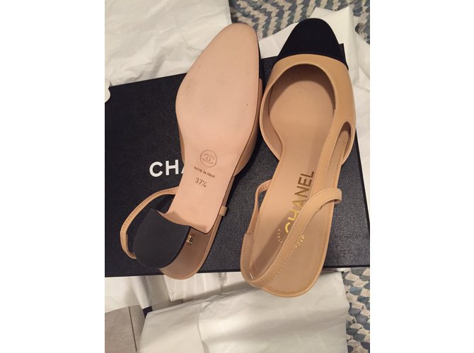 Slingback Chanel Cuir Noir Beige ref.59639 Joli Closet