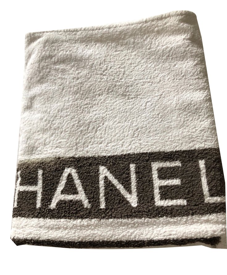 Chanel Bath towel White Cotton ref.71249 - Joli Closet