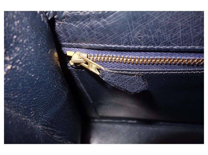 Herm?�s SAC HERMES KELLY 28 AUTRUCHE Cuirs exotiques Bleu Marine ref.133357 - Joli Closet