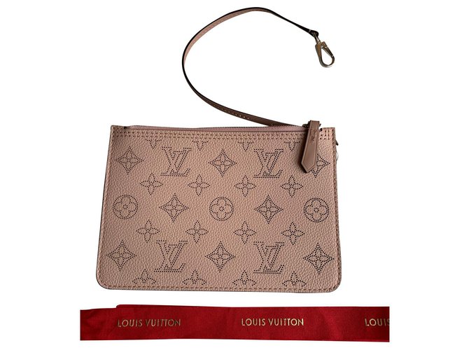 Louis Vuitton Clutch bags Pink Leather ref.145501 Joli Closet