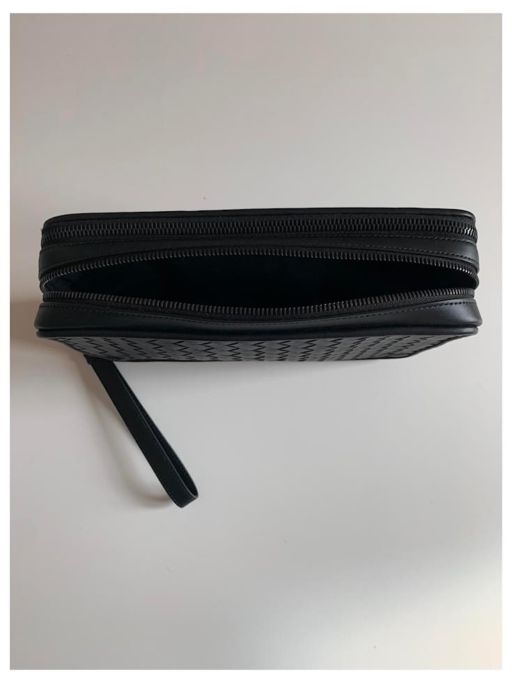 Bottega Veneta travel pouch Black Leather ref.149993 - Joli Closet