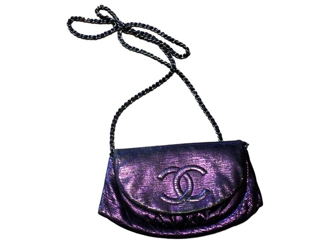 Chanel Clutch bags Purple Leather ref.164693 Joli Closet