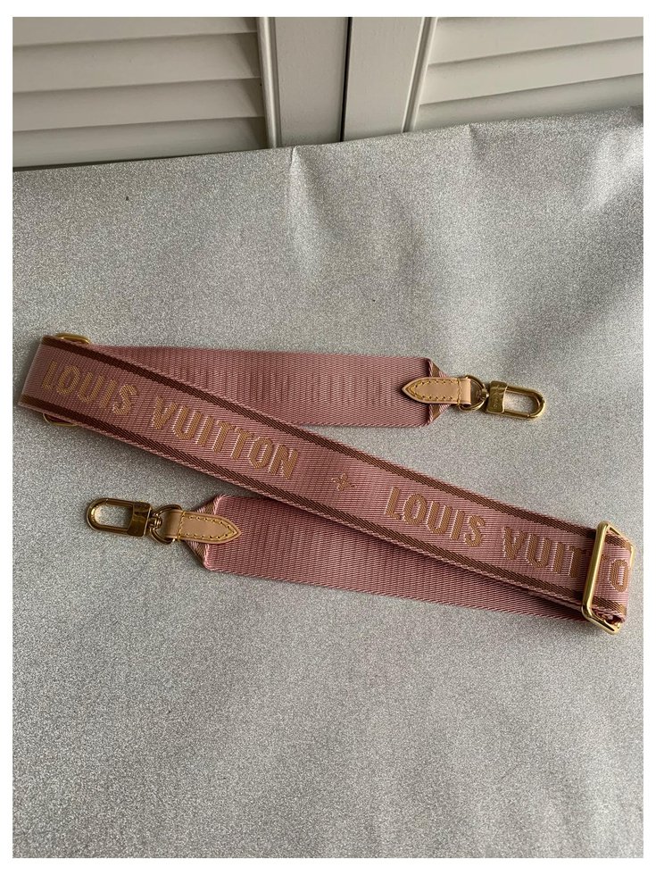 Louis Vuitton Guitar strap pink ref.173161 - Joli Closet