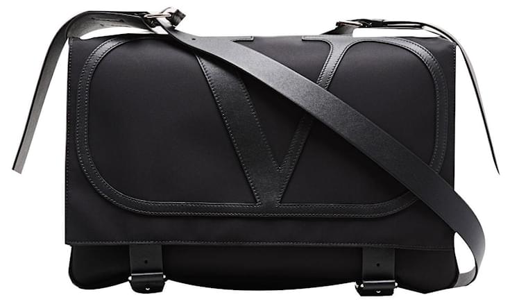 Valentino Garavani Valentino messenger bag new Black ref.175515 - Joli Closet