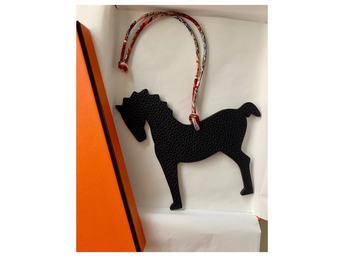 Hermès Horse Bag Charm Beige Leather ref.179754 Joli Closet