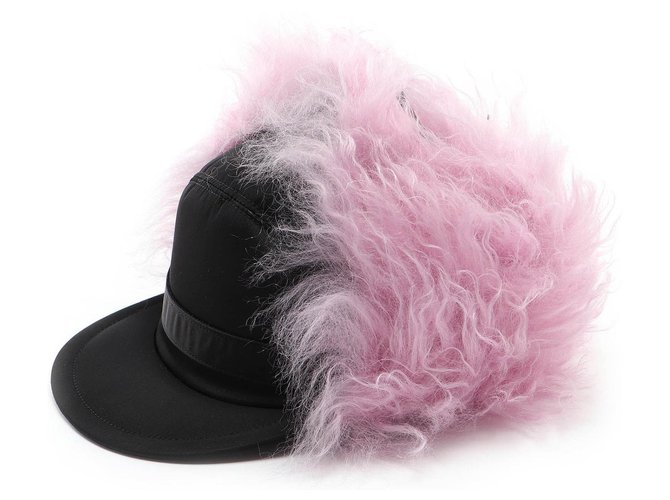 bonnet prada noir