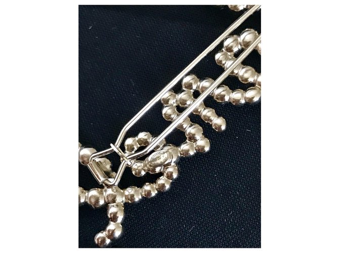 Hair clip Chanel script Silver hardware Metal ref.215695 Joli Closet