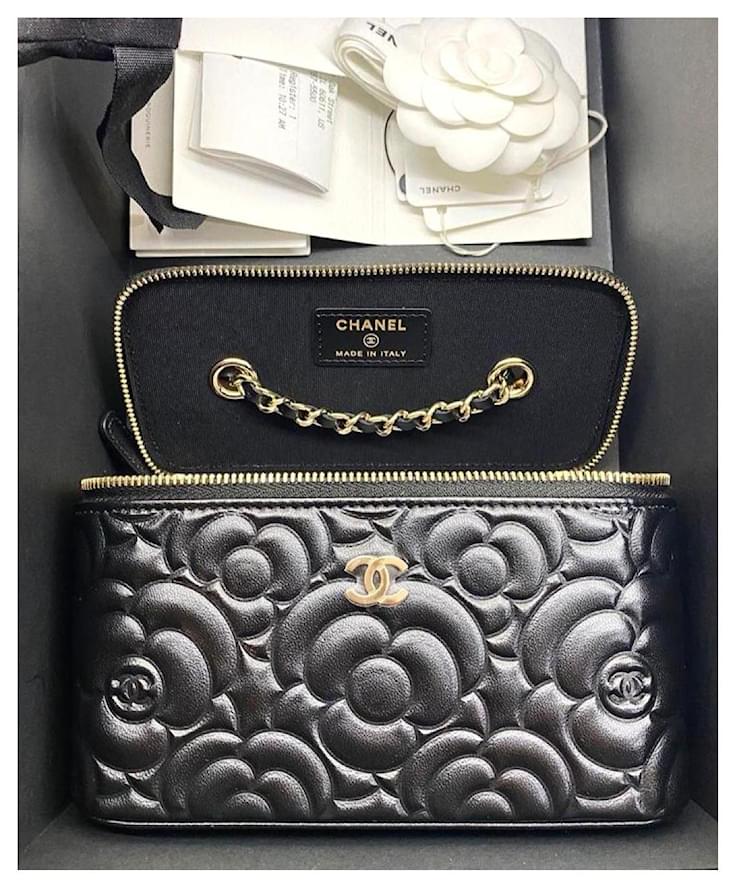 Chanel Black Camellia Vanity Case Leather ref.384205 - Joli Closet