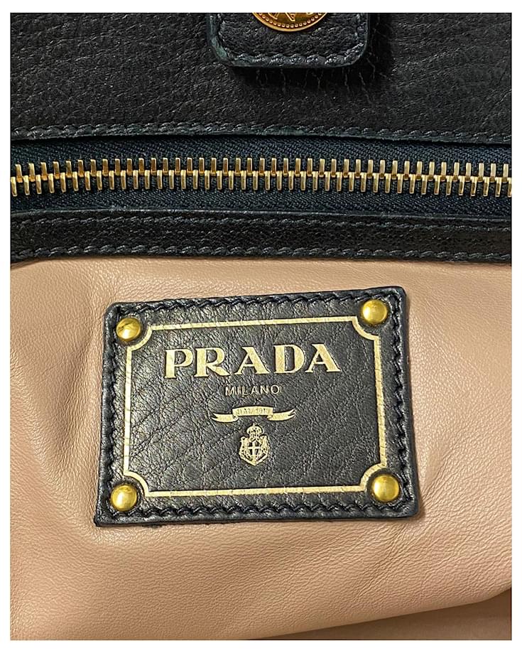 Prada Cervo Shopping Tote in Black Nappa Calf Leather ref.493660 - Joli ...