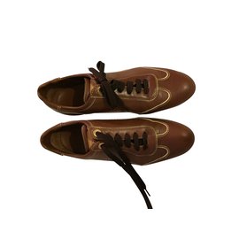 Louis Vuitton-zapatillas-Castaño