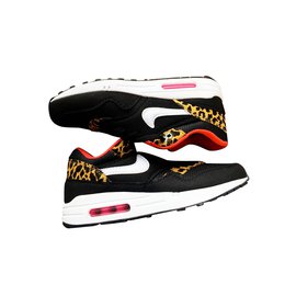 Nike-Turnschuhe-Leopardenprint