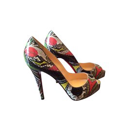 Christian Louboutin-Tacones-Multicolor