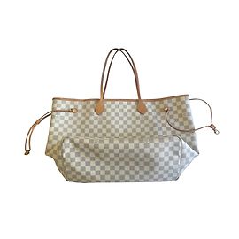 Louis Vuitton Totes Beige