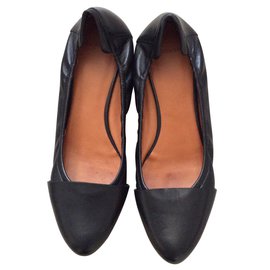 Givenchy Ballet flats Black