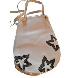 Autre Marque White Leather Flat Handbag with Gray Lizard Inlays White