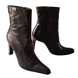 Botines Versace de piel negra Negro