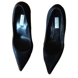 Balenciaga-Heels-Black