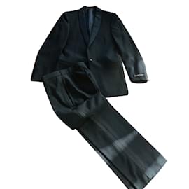 Yves Saint Laurent-Trajes-Negro