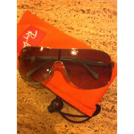 Ray-Ban-Eyewear-Grey