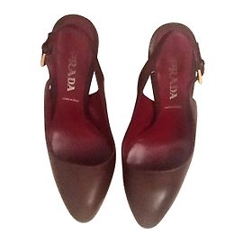 Scarpin slingback Prada couro marrom 36 Marrom