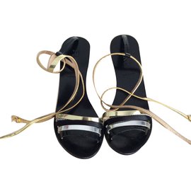 Fendi-Sandals-Multiple colors