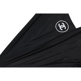 Chanel-Parapluie-Noir