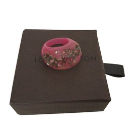 Louis Vuitton Ring Pink Plastic ref.210845 - Joli Closet