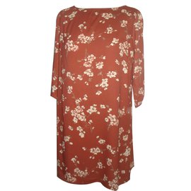 Attic and Barn Robe Autre