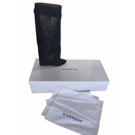 Givenchy-Boots-Black