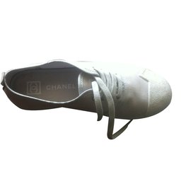 Chanel-zapatillas-Gris