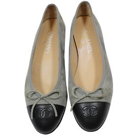 Chanel Suede ballet flats Grey