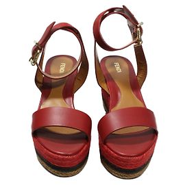 Fendi Sandales compensées Rouge