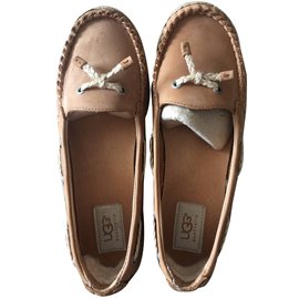 ugg flats uk