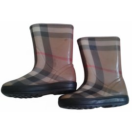 Burberry-Boots-Multiple colors