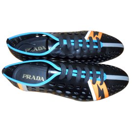Prada stringate scarpe stringate nuove di zecca Multicolore