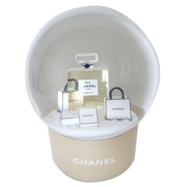 Chanel-Boule à neige-Blanc