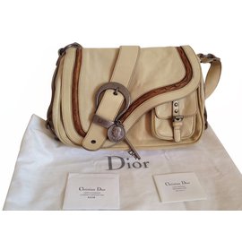 Christian Dior-Dior Gaucho cuero beige con herrajes plateados.-Beige