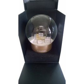 Chanel-Bola de neve-Dourado