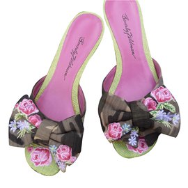 Autre Marque Mules Beverly Feldman Caqui