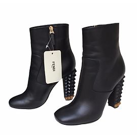 Fendi Studded boots Black