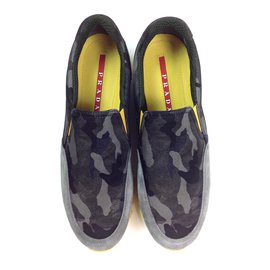 Prada Sneaker Olivgrün Polyester 39,5 Olivgrün