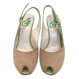 Sandales compensées Gianfranco Ferré daim beige et cuir vert Beige