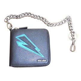 Prada-Black wallet-Black