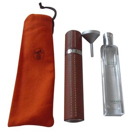 Hermès Rechargeable nomadic spray Caramel