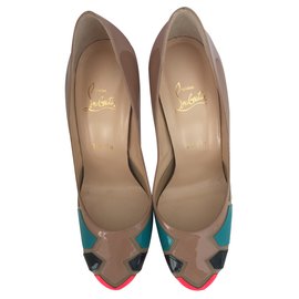 Christian Louboutin-Calcanhares-Outro