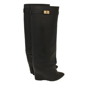 Givenchy-Boots-Black